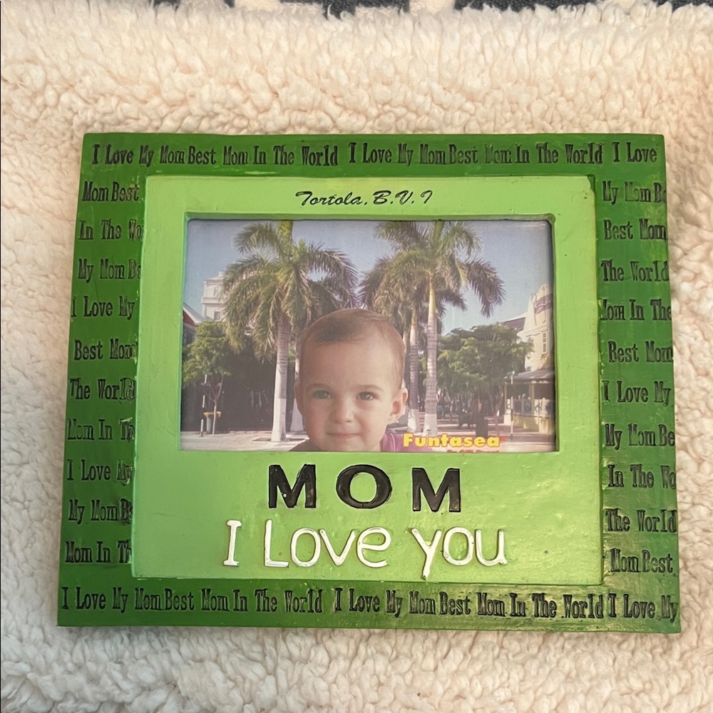 Green 'Mom I Love You' Photo Frame